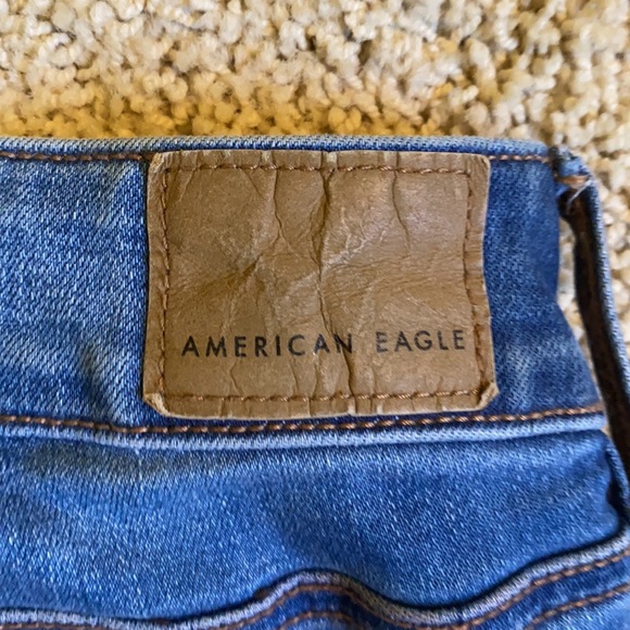 AMERICAN EAGLE WOMEN’S ripped/distressed HI-RISE JEGGING/jeans. Size 10R. - Picture 10 of 14
